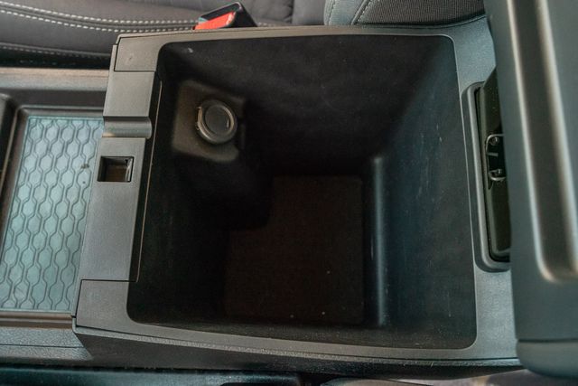 2022 Nissan Frontier SV CREW CAB / 3.8L V6 / LOW MILES / CLEAN CARFAX | Austin, TX | Rocky Mountain Truck Stop Austin