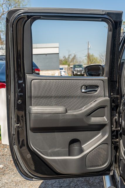 2022 Nissan Frontier SV CREW CAB / 3.8L V6 / LOW MILES / CLEAN CARFAX | Austin, TX | Rocky Mountain Truck Stop Austin 2022 Nissan Frontier SV CREW CAB / 3.8L V6 / LOW MILES / CLEAN CARFAX | Austin, TX | Rocky Mountain Truck Stop Austin