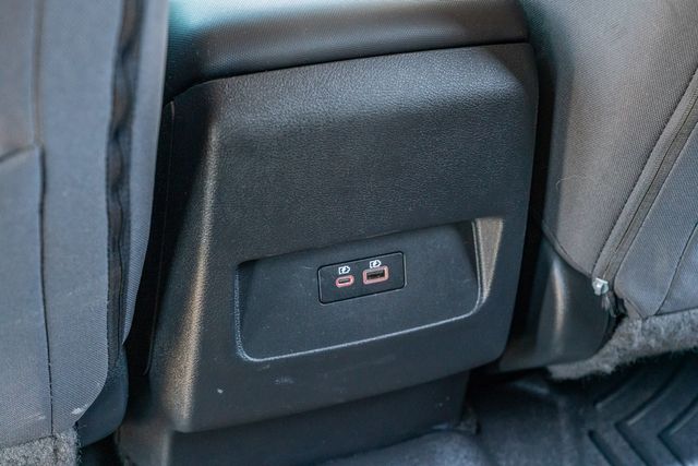 2022 Nissan Frontier SV CREW CAB / 3.8L V6 / LOW MILES / CLEAN CARFAX | Austin, TX | Rocky Mountain Truck Stop Austin