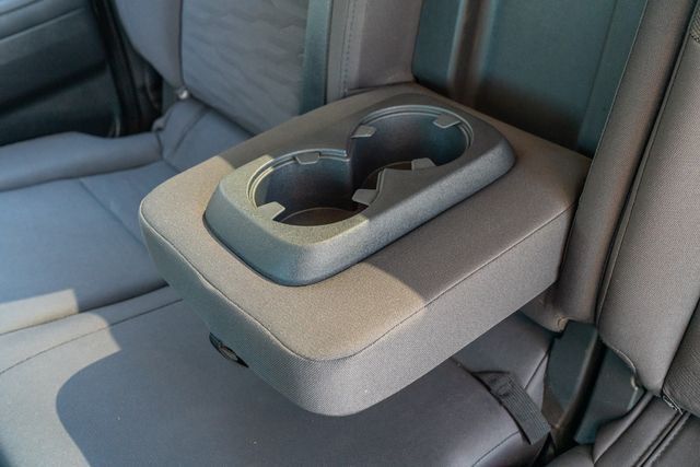 2022 Nissan Frontier SV CREW CAB / 3.8L V6 / LOW MILES / CLEAN CARFAX | Dallas, TX | Rocky Mountain Truck Stop Dallas 2022 Nissan Frontier SV CREW CAB / 3.8L V6 / LOW MILES / CLEAN CARFAX | Dallas, TX | Rocky Mountain Truck Stop Dallas