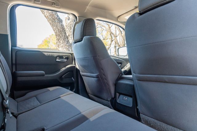 2022 Nissan Frontier SV CREW CAB / 3.8L V6 / LOW MILES / CLEAN CARFAX | Austin, TX | Rocky Mountain Truck Stop Austin 2022 Nissan Frontier SV CREW CAB / 3.8L V6 / LOW MILES / CLEAN CARFAX | Austin, TX | Rocky Mountain Truck Stop Austin