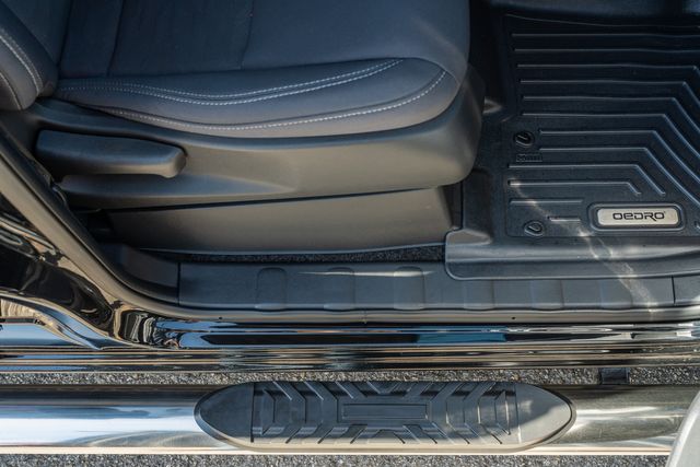 2022 Nissan Frontier SV CREW CAB / 3.8L V6 / LOW MILES / CLEAN CARFAX | Austin, TX | Rocky Mountain Truck Stop Austin