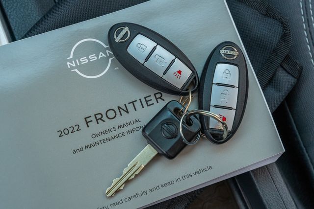 2022 Nissan Frontier SV CREW CAB / 3.8L V6 / LOW MILES / CLEAN CARFAX | Austin, TX | Rocky Mountain Truck Stop Austin 2022 Nissan Frontier SV CREW CAB / 3.8L V6 / LOW MILES / CLEAN CARFAX | Austin, TX | Rocky Mountain Truck Stop Austin