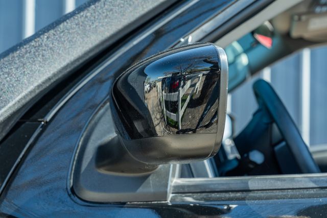 2022 Nissan Frontier SV CREW CAB / 3.8L V6 / LOW MILES / CLEAN CARFAX | Austin, TX | Rocky Mountain Truck Stop Austin