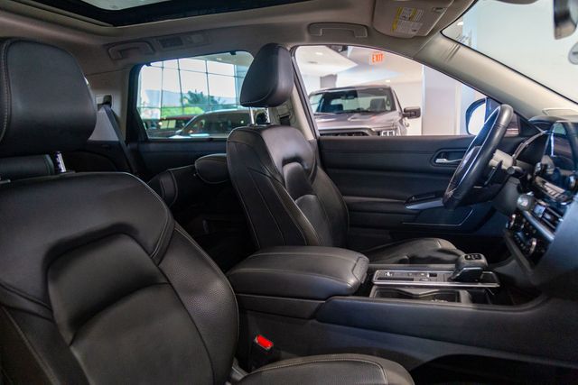 2022 Nissan Pathfinder 3rd row SL Premium Package Panoramic Moonroof