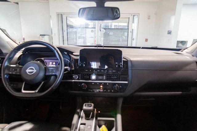 2022 Nissan Pathfinder 3rd row SL Premium Package Panoramic Moonroof