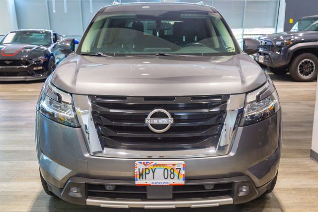 2022 Nissan Pathfinder 3rd row SL Premium Package Panoramic Moonroof