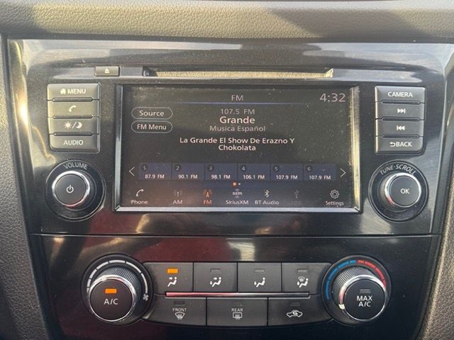 2022 Nissan Rogue Sport S | Plano, TX | Schneck Motor Company 2022 Nissan Rogue Sport S | Plano, TX | Schneck Motor Company