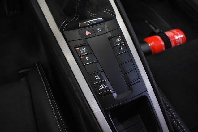 2022 Porsche 718 Cayman GT4 2022 Porsche 718 Cayman GT4