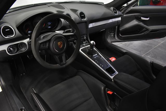 2022 Porsche 718 Cayman GT4