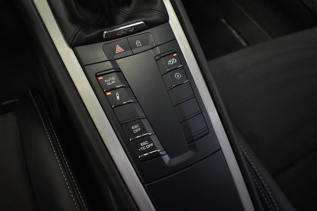 2022 Porsche 718 Cayman GT4 2022 Porsche 718 Cayman GT4