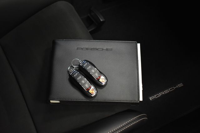 2022 Porsche 718 Cayman GT4 2022 Porsche 718 Cayman GT4