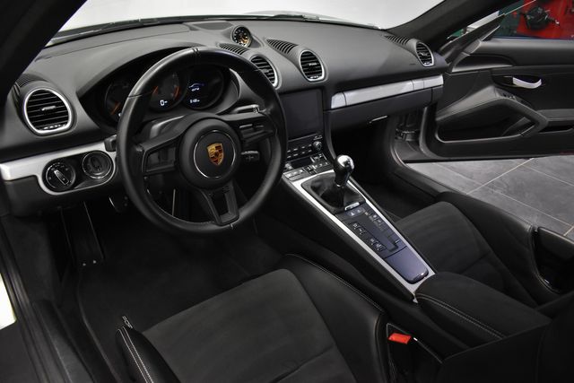 2022 Porsche 718 Cayman GT4 2022 Porsche 718 Cayman GT4