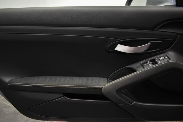 2022 Porsche 718 Cayman GT4