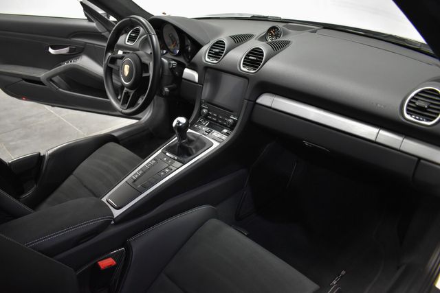 2022 Porsche 718 Cayman GT4