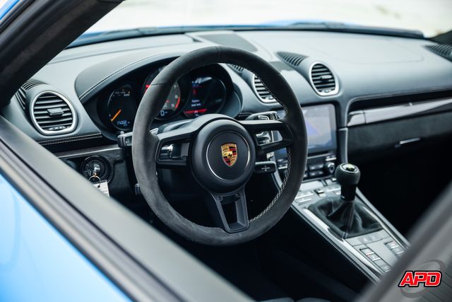 2022 Porsche 718 Cayman GT4 2022 Porsche 718 Cayman GT4