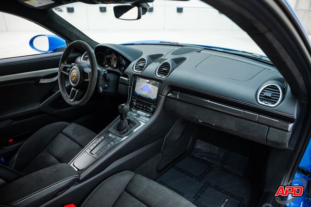 2022 Porsche 718 Cayman GT4 2022 Porsche 718 Cayman GT4