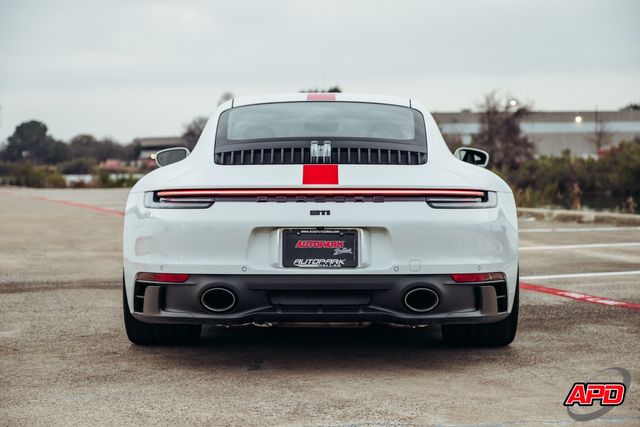 2022 Porsche 911 Carrera GTS