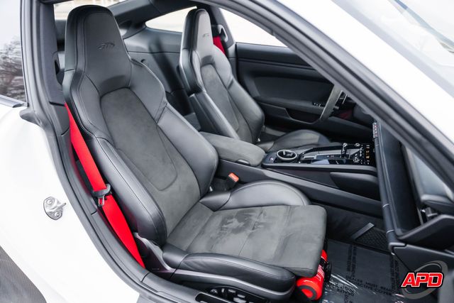 2022 Porsche 911 Carrera GTS
