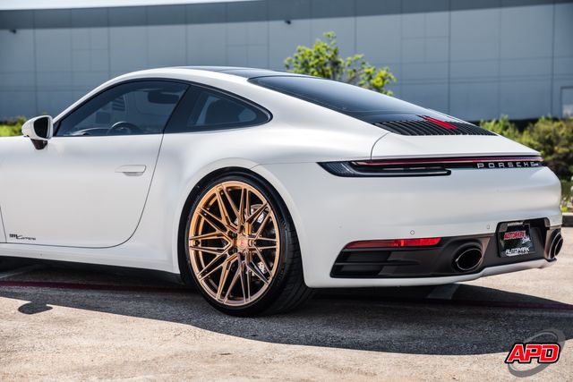2022 Porsche 911 Carrera