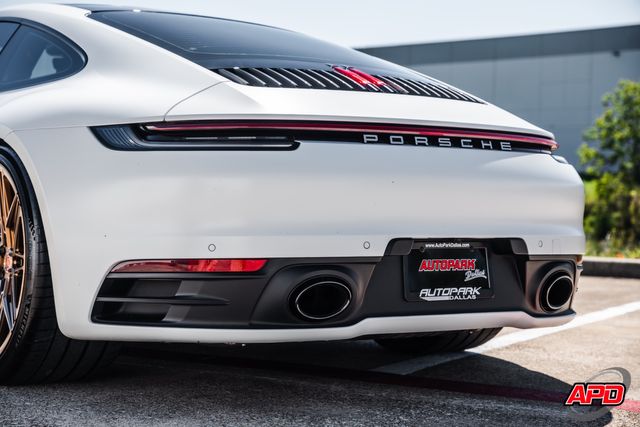 2022 Porsche 911 Carrera