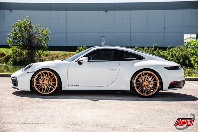 2022 Porsche 911 Carrera