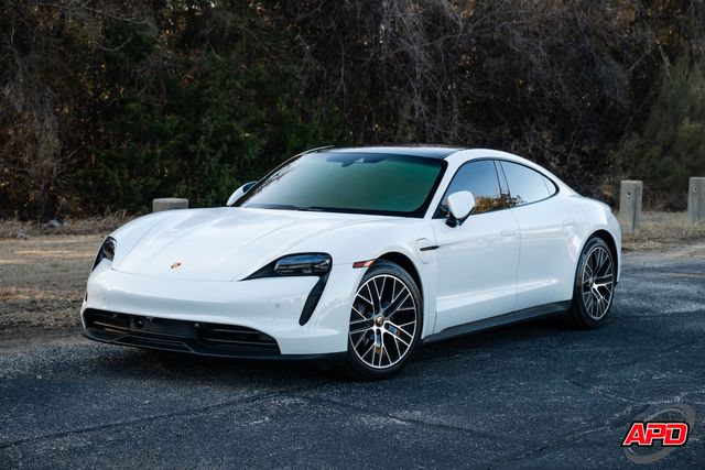 2022 Porsche Taycan 2022 Porsche Taycan