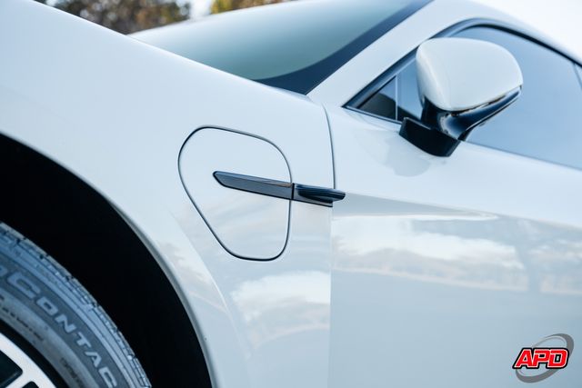 2022 Porsche Taycan 2022 Porsche Taycan