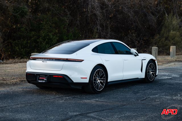 2022 Porsche Taycan 