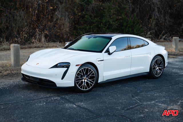 2022 Porsche Taycan 2022 Porsche Taycan