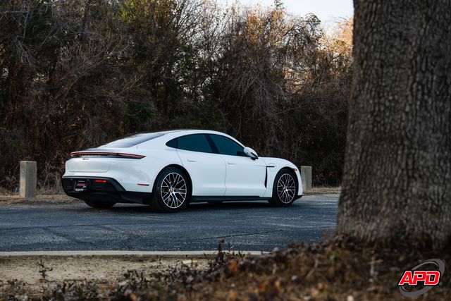 2022 Porsche Taycan 2022 Porsche Taycan