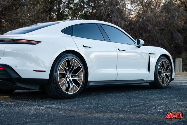 2022 Porsche Taycan 2022 Porsche Taycan