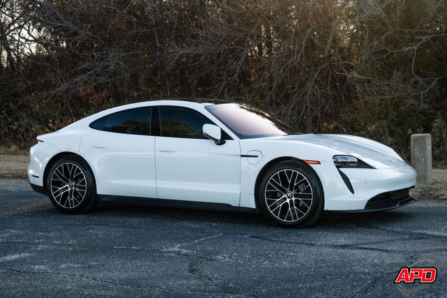 2022 Porsche Taycan 2022 Porsche Taycan