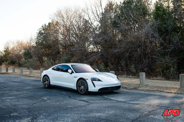 2022 Porsche Taycan 2022 Porsche Taycan