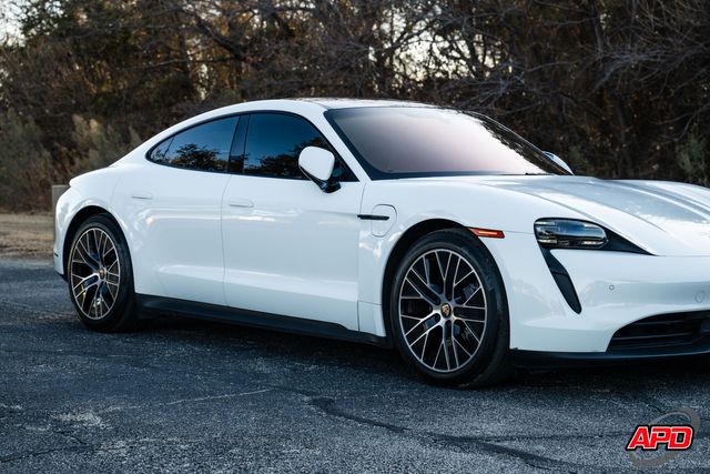 2022 Porsche Taycan 2022 Porsche Taycan