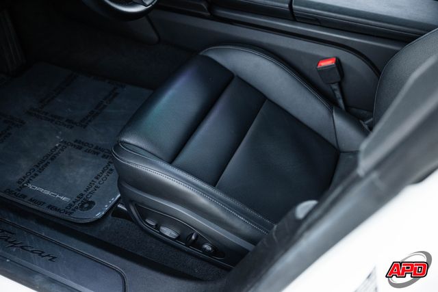 2022 Porsche Taycan 2022 Porsche Taycan