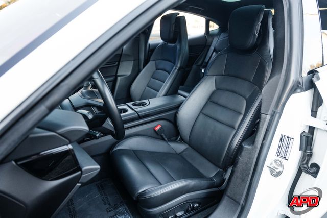 2022 Porsche Taycan 2022 Porsche Taycan