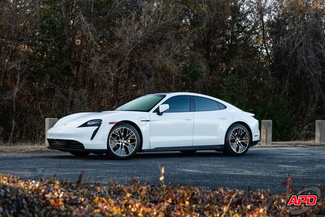 2022 Porsche Taycan 2022 Porsche Taycan