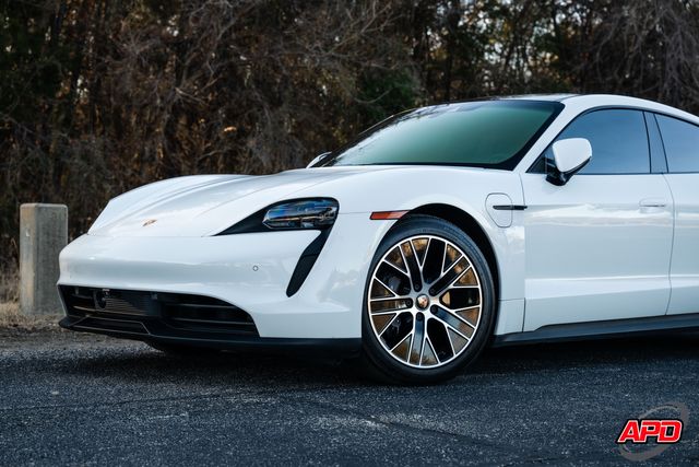 2022 Porsche Taycan 2022 Porsche Taycan