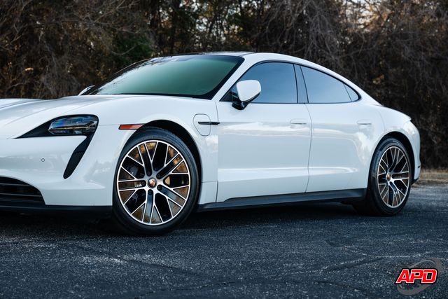 2022 Porsche Taycan 2022 Porsche Taycan