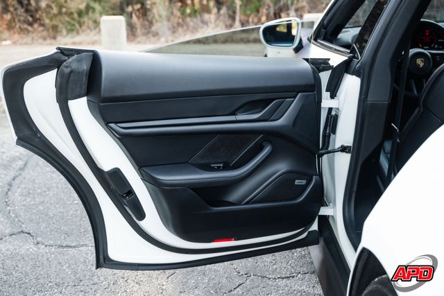 2022 Porsche Taycan 2022 Porsche Taycan