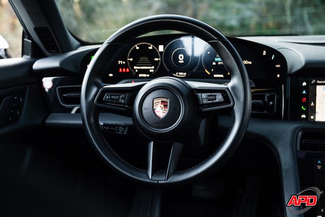 2022 Porsche Taycan 2022 Porsche Taycan