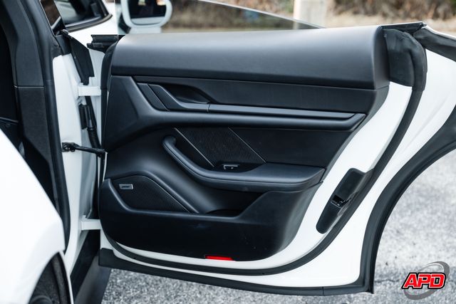 2022 Porsche Taycan 2022 Porsche Taycan