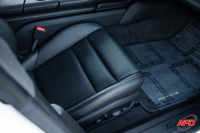 2022 Porsche Taycan 2022 Porsche Taycan