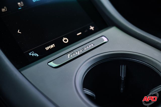 2022 Porsche Taycan 2022 Porsche Taycan