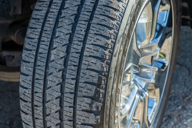 2022 Ram 1500 Lone Star 4X4 / ONE TEXAS OWNER / SUPER LOW MILES | Austin, TX | Rocky Mountain Truck Stop Austin