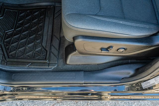 2022 Ram 1500 Lone Star 4X4 / ONE TEXAS OWNER / SUPER LOW MILES | Austin, TX | Rocky Mountain Truck Stop Austin