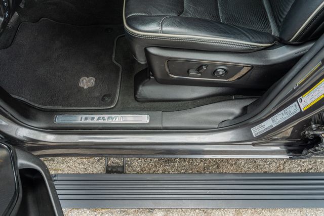 2022 Ram 1500 Limited CREW CAB / NIGHT EDITION / HUGE 12" SCREEN | Austin, TX | Rocky Mountain Truck Stop Austin 2022 Ram 1500 Limited CREW CAB / NIGHT EDITION / HUGE 12" SCREEN | Austin, TX | Rocky Mountain Truck Stop Austin