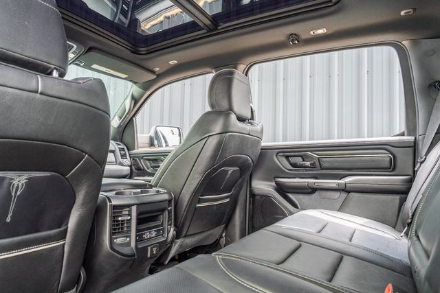 2022 Ram 1500 Limited CREW CAB / NIGHT EDITION / HUGE 12" SCREEN | Austin, TX | Rocky Mountain Truck Stop Austin 2022 Ram 1500 Limited CREW CAB / NIGHT EDITION / HUGE 12" SCREEN | Austin, TX | Rocky Mountain Truck Stop Austin