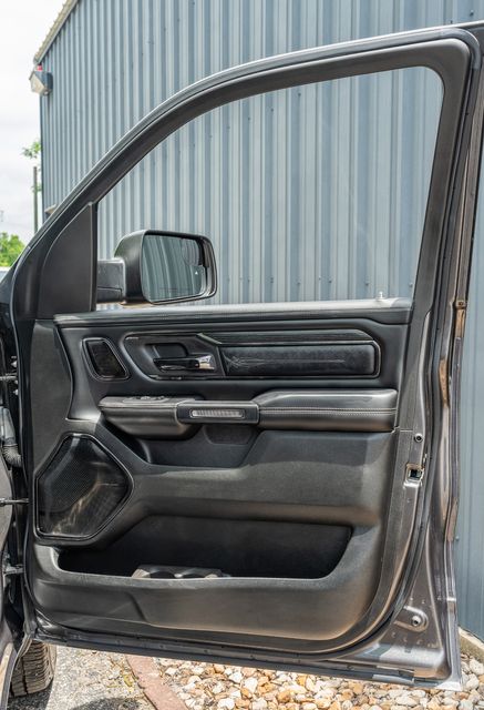2022 Ram 1500 Limited CREW CAB / NIGHT EDITION / HUGE 12" SCREEN | Dallas, TX | Rocky Mountain Truck Stop Dallas